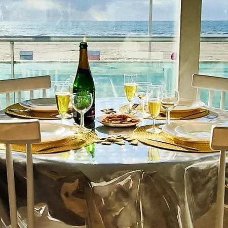 Face Panoramique 2 Parking アパート